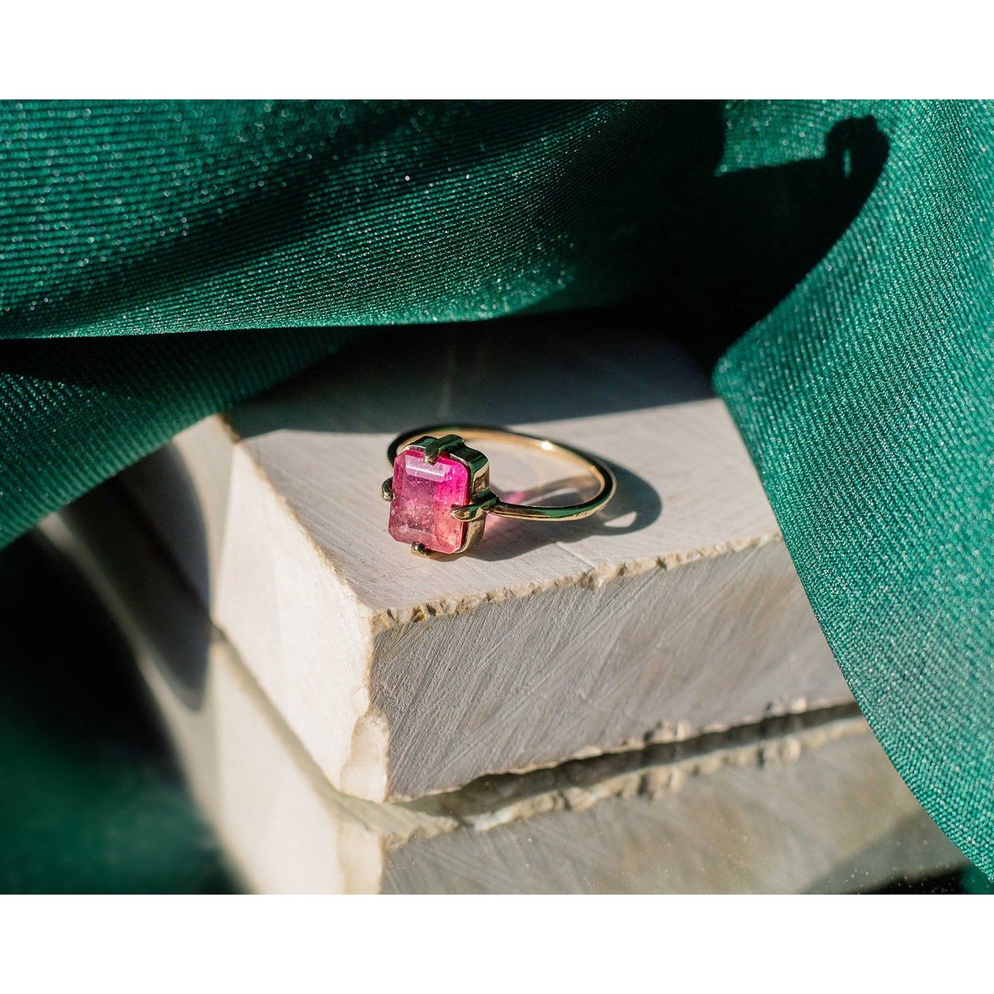 Anillo turmalina sandía en oro