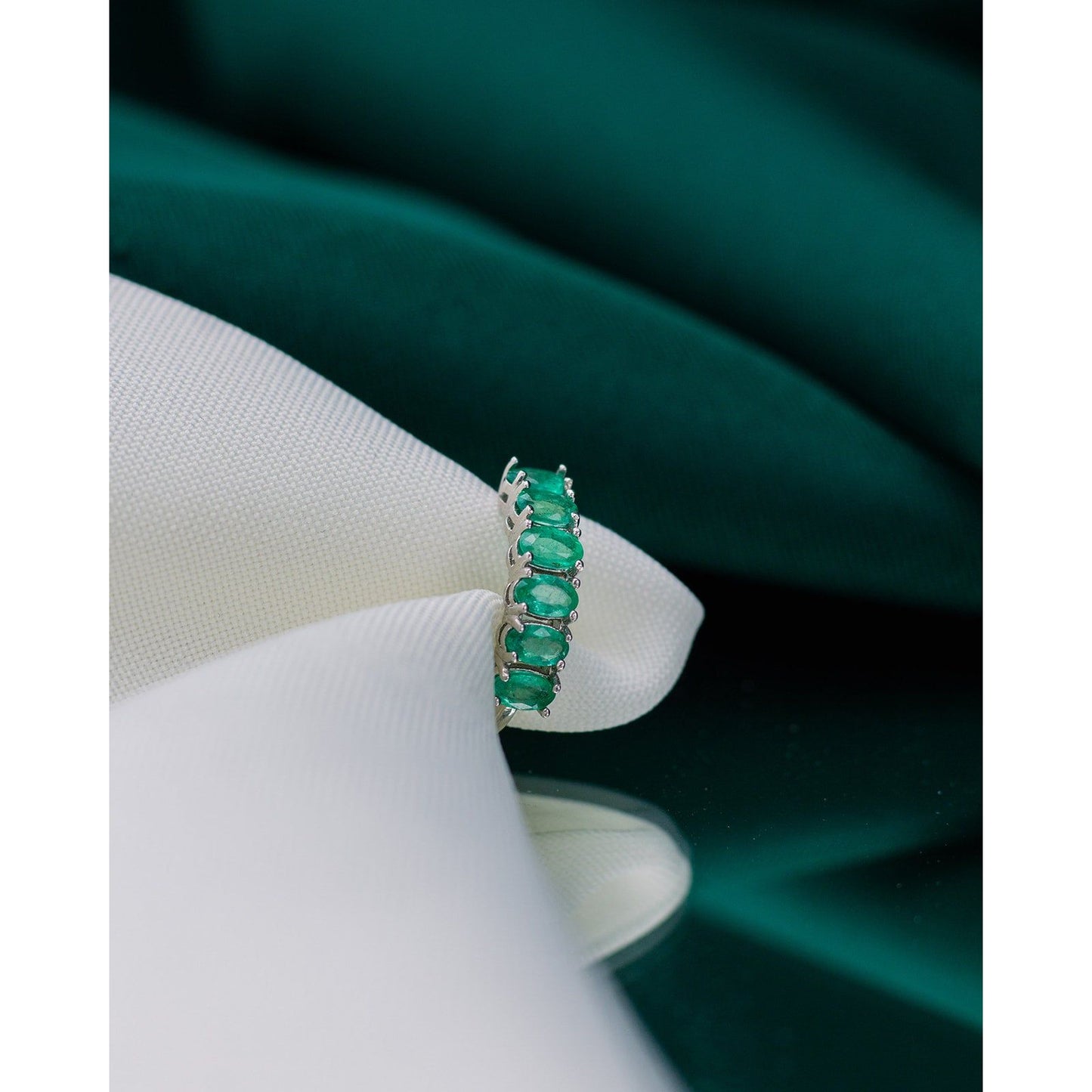 Media churubela esmeraldas oval