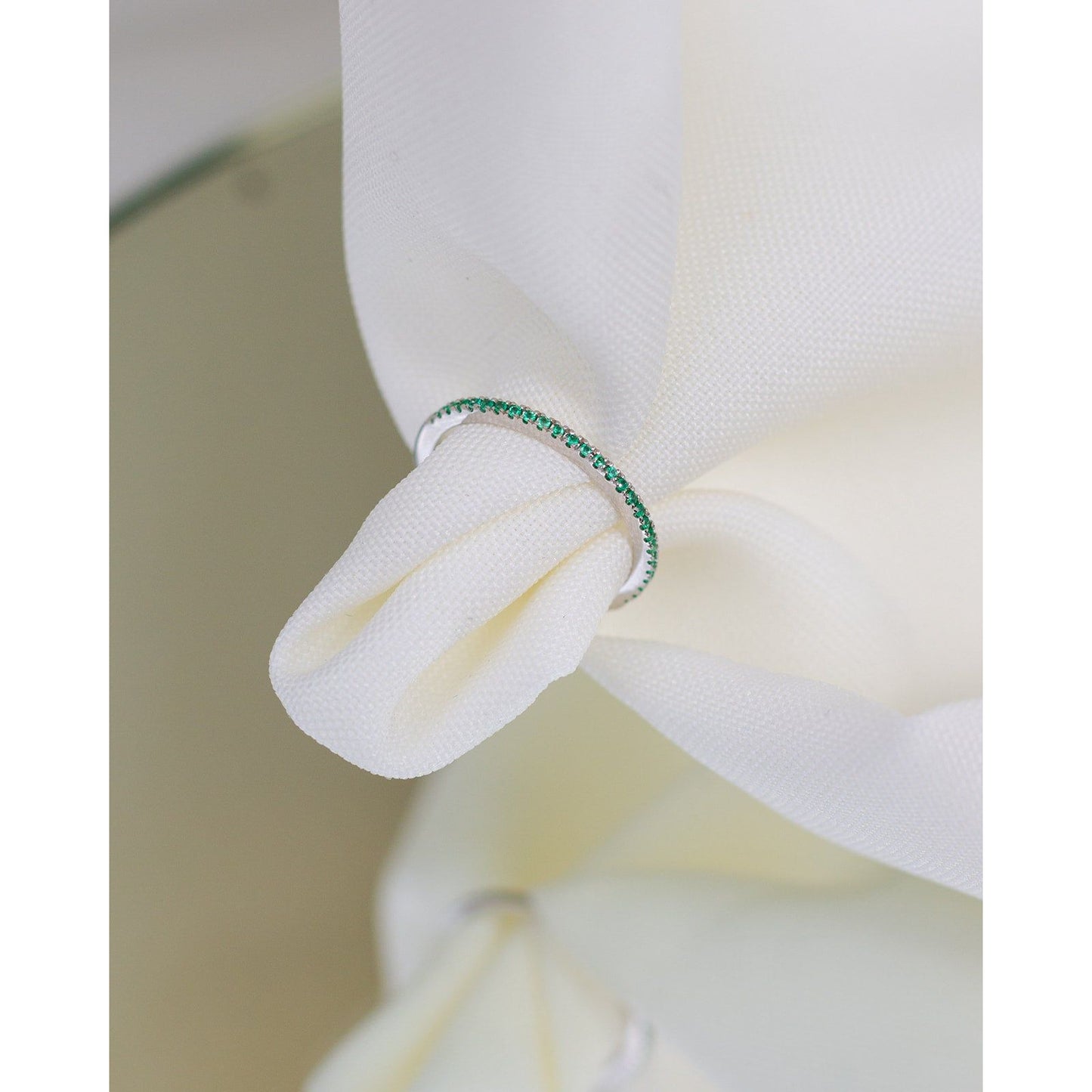 Media churumbela de esmeraldas oro blanco