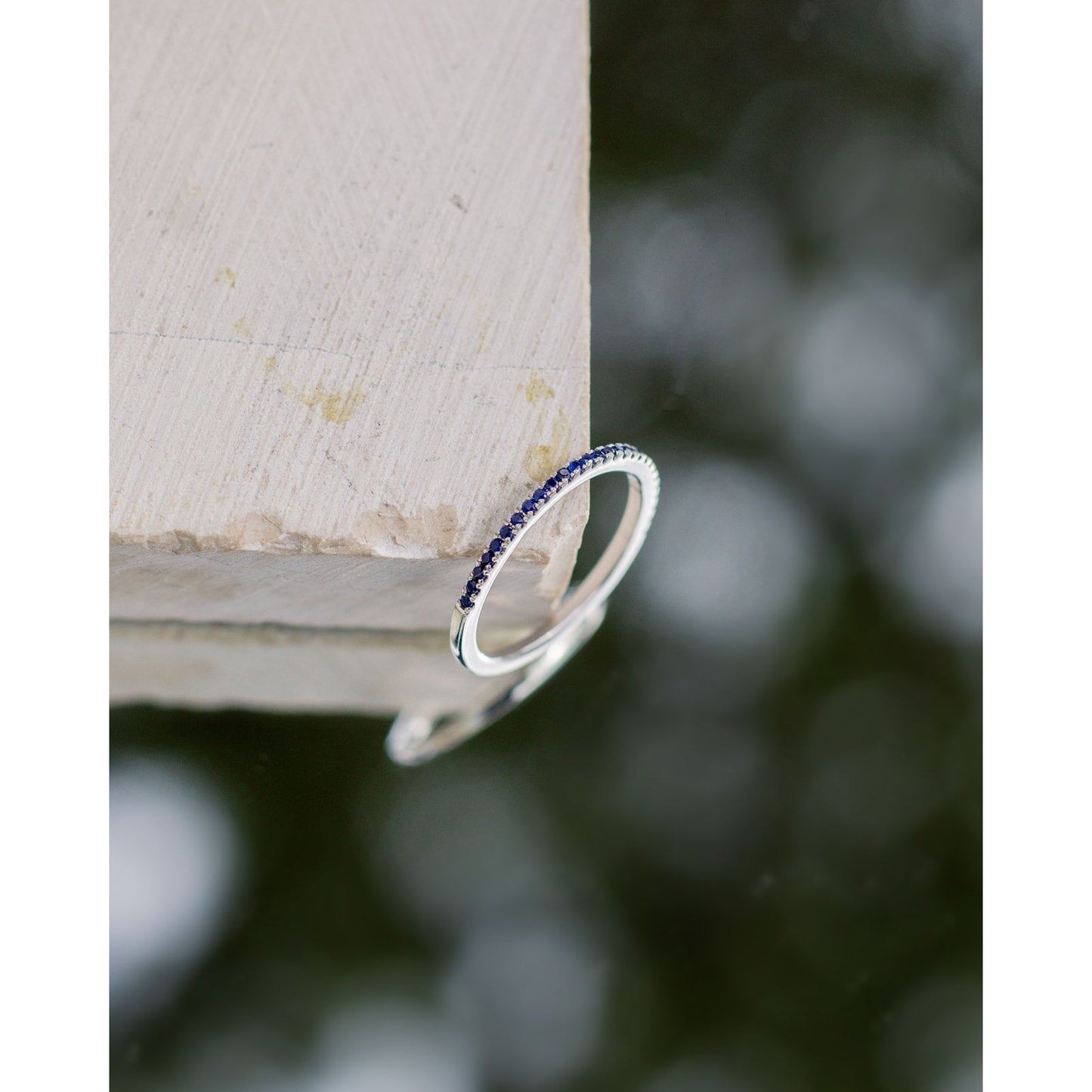 Media churumbela de zafiros oro blanco