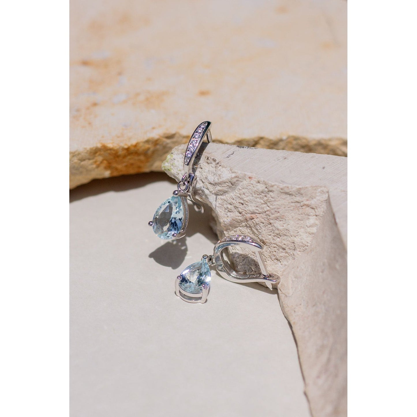 Arracadas aguamarina.