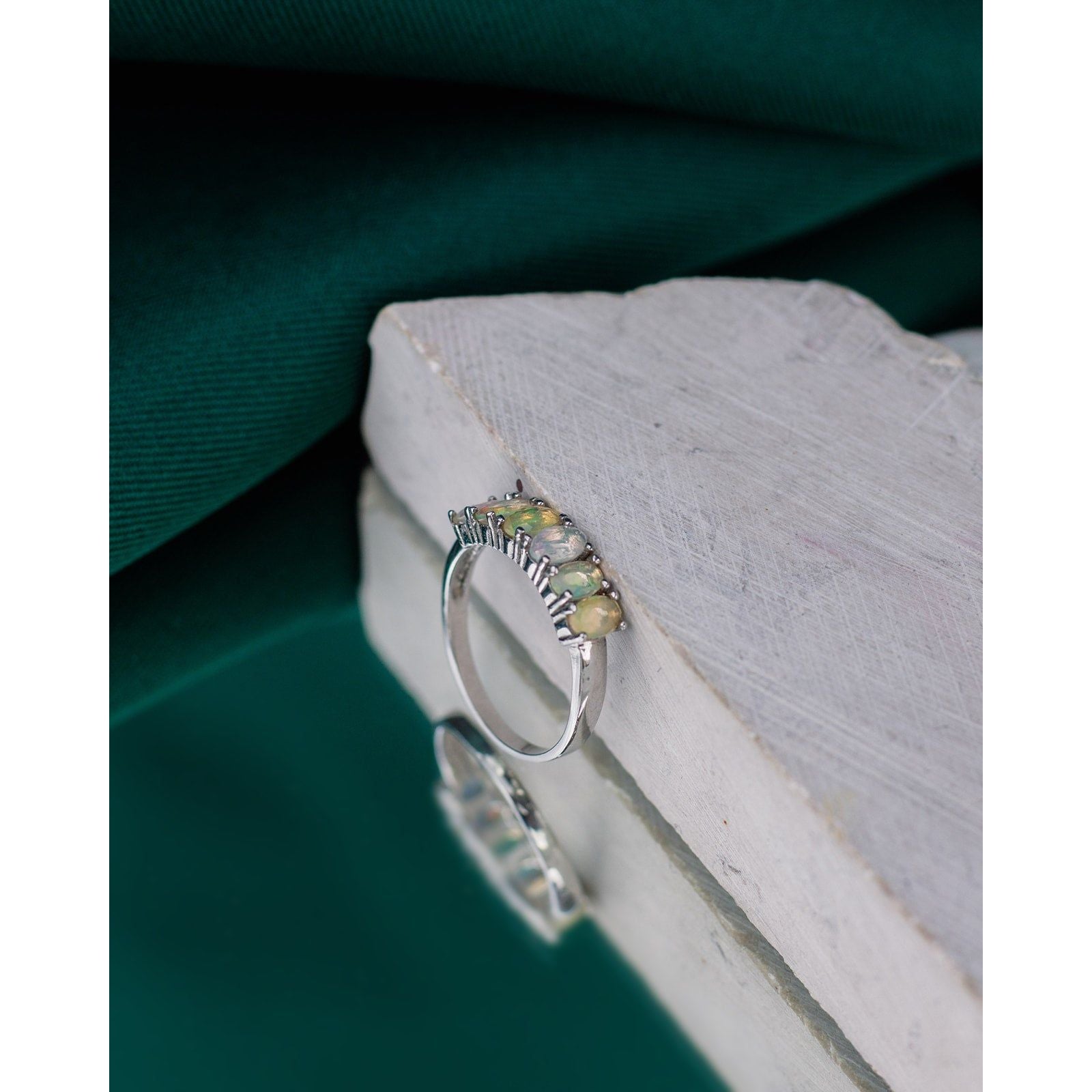 Media churumbela de ópalos